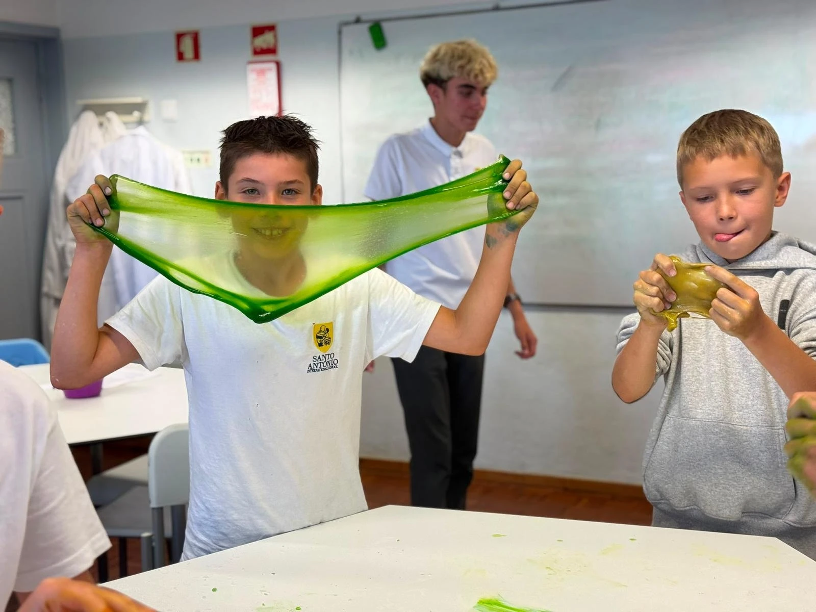 During our final week of school, we celebrated the end of the academic year with a special workshop day. The children enjoyed hands-on science experiments, sports, language lessons, and fun challenges, making it a memorable end to the year.