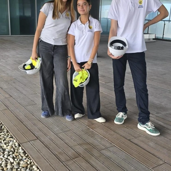Alunos vivem a experiência do primeiro emprego através do programa Work Experience