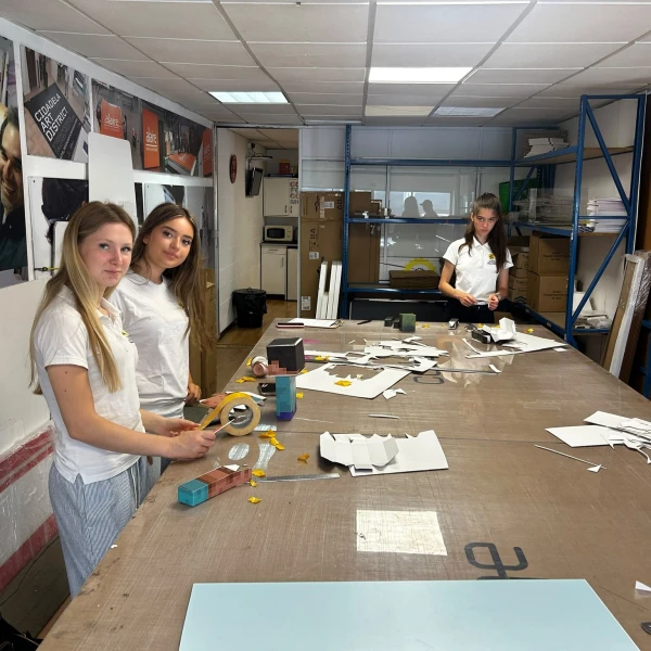 Alunos vivem a experiência do primeiro emprego através do programa Work Experience